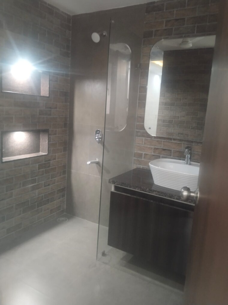 Bathroom, saket 4 Bedroom 250 Sq.Yd. Apartment In Saket Delhi 9023065