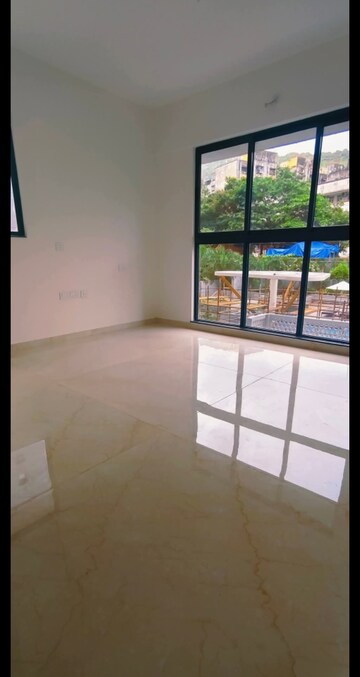Room in 2 BHK Apartment at Godrej Urban Park, Chandivali – for Rent