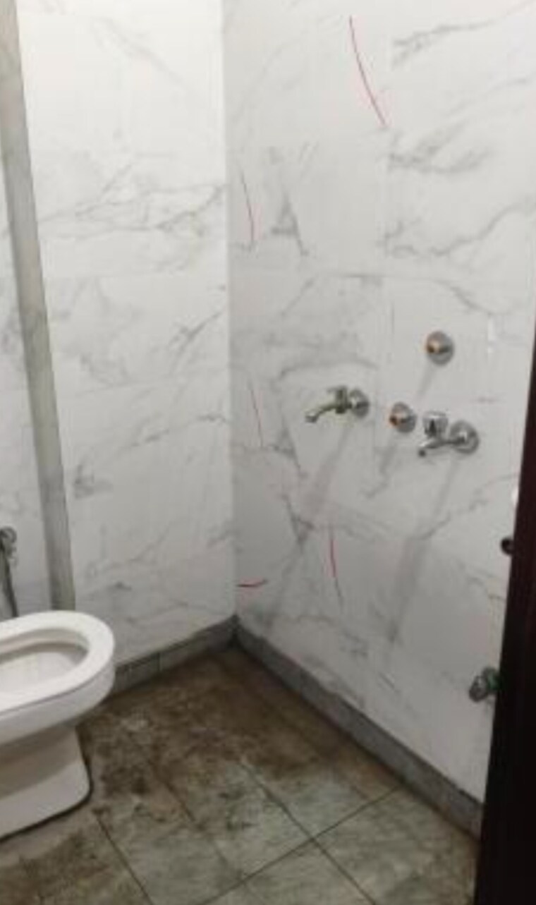 Bathroom, vishwakarma colony 2 Bedroom 780 Sq.Ft. Builder Floor In Vishwakarma Colony Delhi 9023095