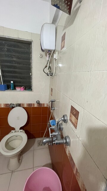 Attached Bathroom in 2 BHK Apartment at Shapoorji Pallonji Vicinia, Powai – for Rent