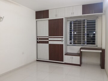 Room in 3 BHK Apartment at Kalpataru Residency, Sanath Nagar – for Rent