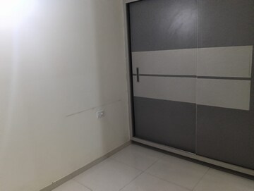 Room in 3 BHK Apartment at Kalpataru Residency, Sanath Nagar – for Rent