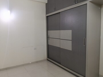 Room in 3 BHK Apartment at Kalpataru Residency, Sanath Nagar – for Rent
