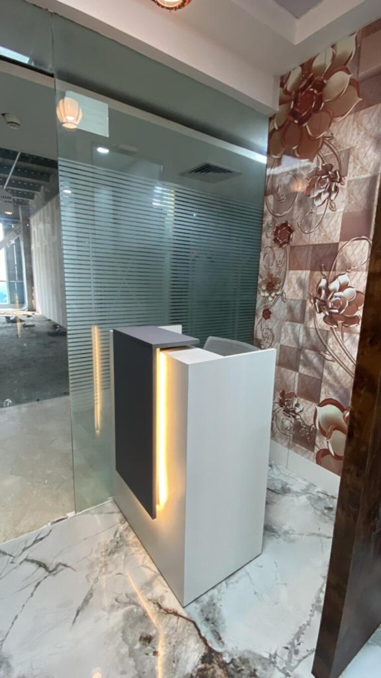 Team Area, urbtech-trade-centre Commercial Office Space 350 Sq.Ft. In Sector 132 Noida 9023142