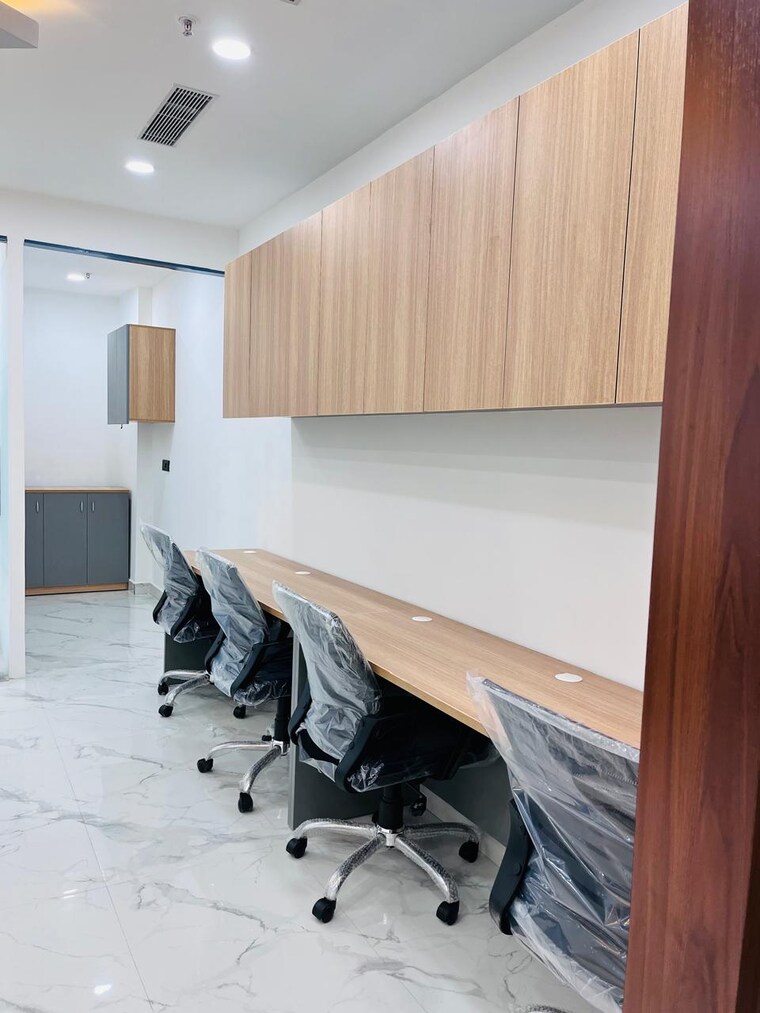 Team Area, urbtech-trade-centre Commercial Office Space 600 Sq.Ft. In Sector 132 Noida 9023143