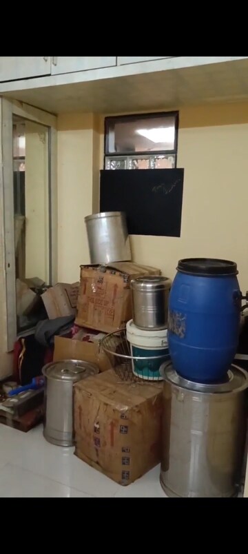 Living Room in 1.5 BHK Apartment at Ashirwad CHS Andheri East, Andheri East – for Rent
