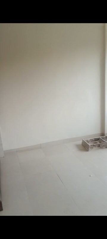 Room in 1 BHK Apartment at Hilton Tower, Andheri East – for Rent