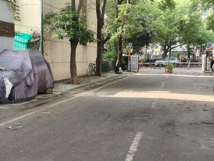  Parking, sector 49 2 Bedroom 1800 Sq.Ft. Builder Floor In Sector 49 Gurgaon 9023161