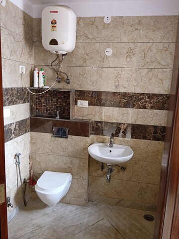 Bathroom in 2 BHK Builder Floor at RWA Apartments Sector 45, Sector 45 – for Rent
