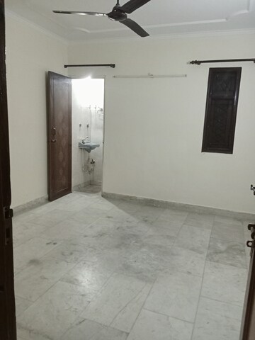 Room in 2 BHK Builder Floor at Arjun Nagar – for Rent