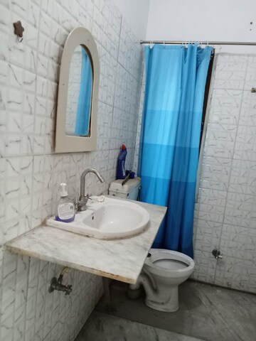 Bathroom in 1 BHK Builder Floor at Safdarjung Development Area – for Rent