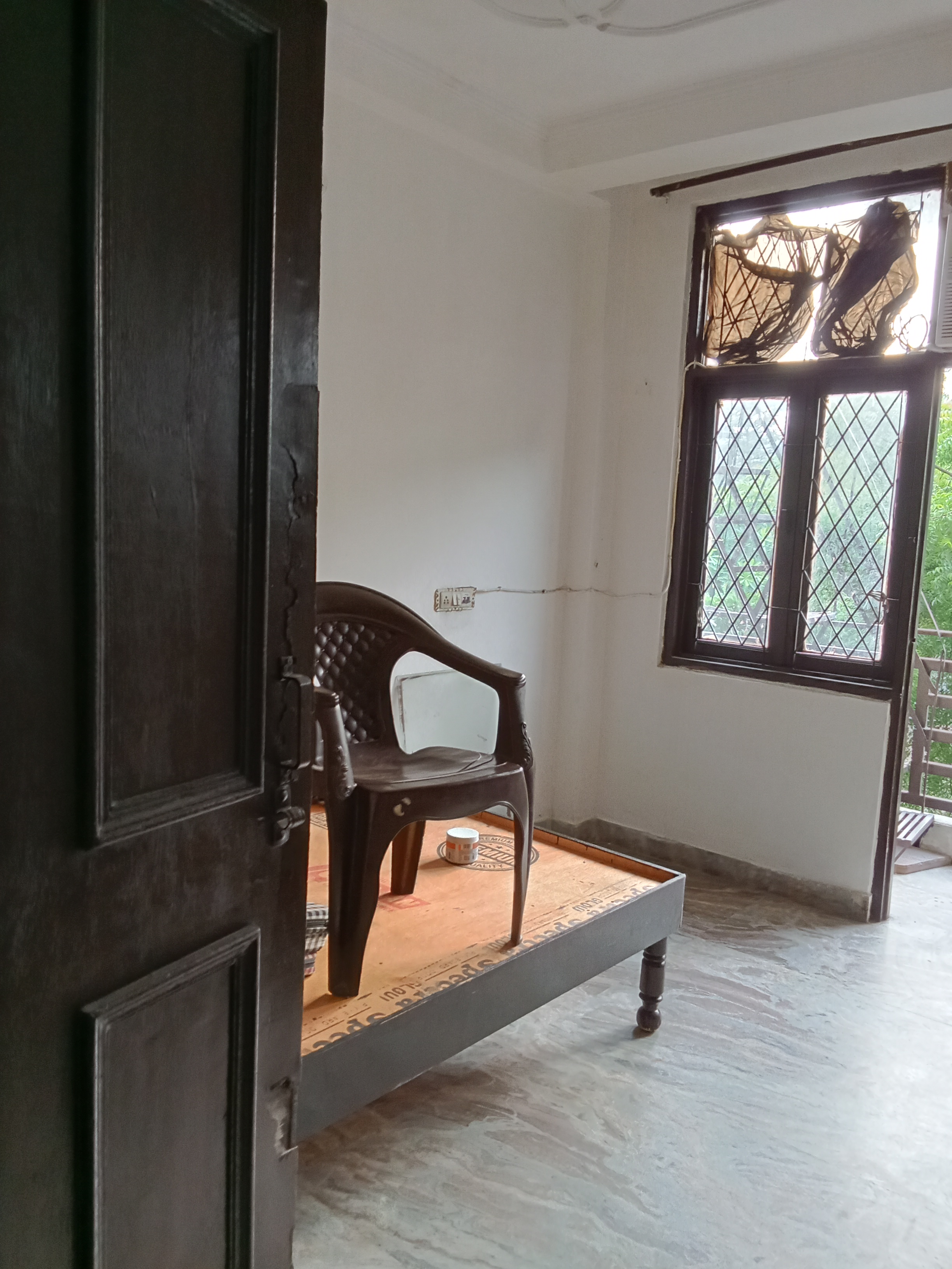 1 BHK + Extra Room Builder Floor For Rent in Arjun Nagar 