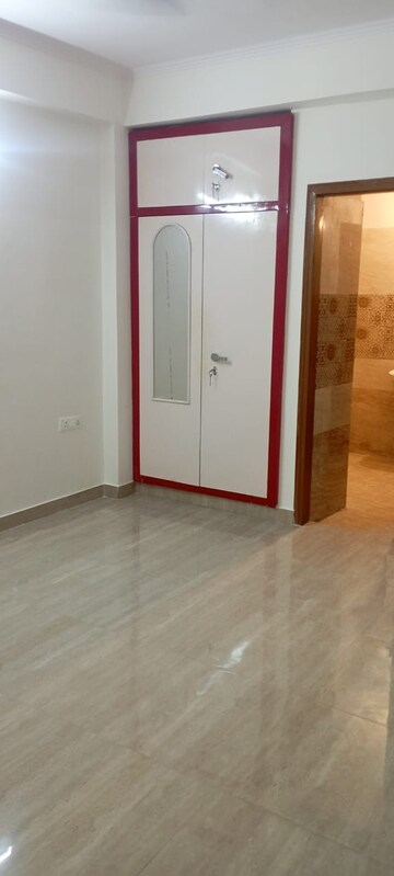 Room in 2 BHK Builder Floor at RWA Apartments Sector 45, Sector 45 – for Rent