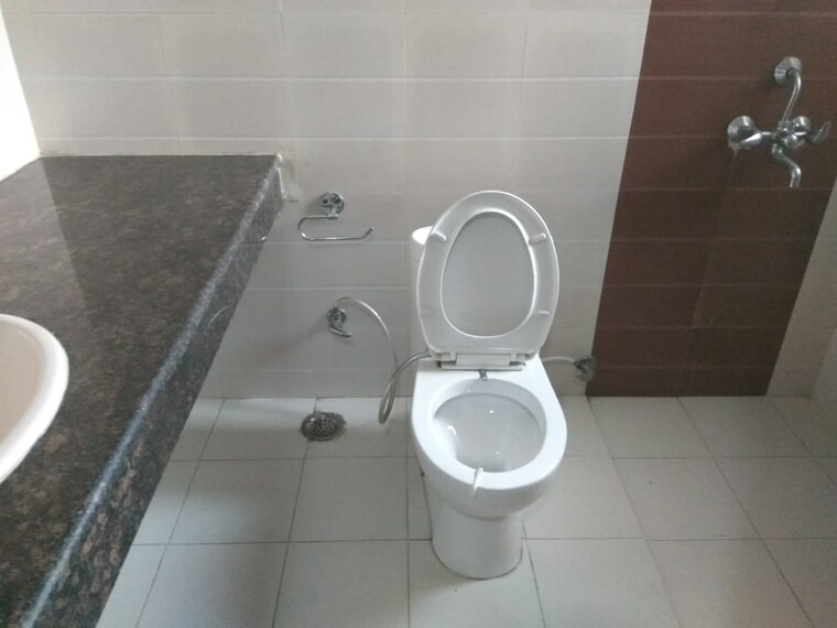 Bathroom, ansal-sushant-city-sonipat 3 Bedroom 1936 Sq.Ft. Apartment In Sector 61 Sonipat 9023190