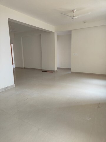 Room in 4 BHK Apartment at Sare Home, Sector 92 – for Rent