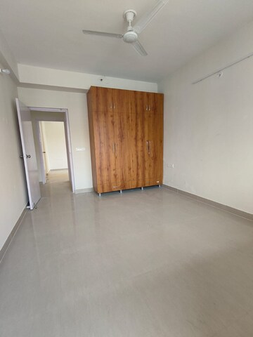 Room in 4 BHK Apartment at Sare Home, Sector 92 – for Rent