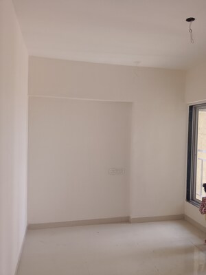 Room in 2 BHK Apartment at Ajanta Shopping Centre Malad, Malad East – for Sale