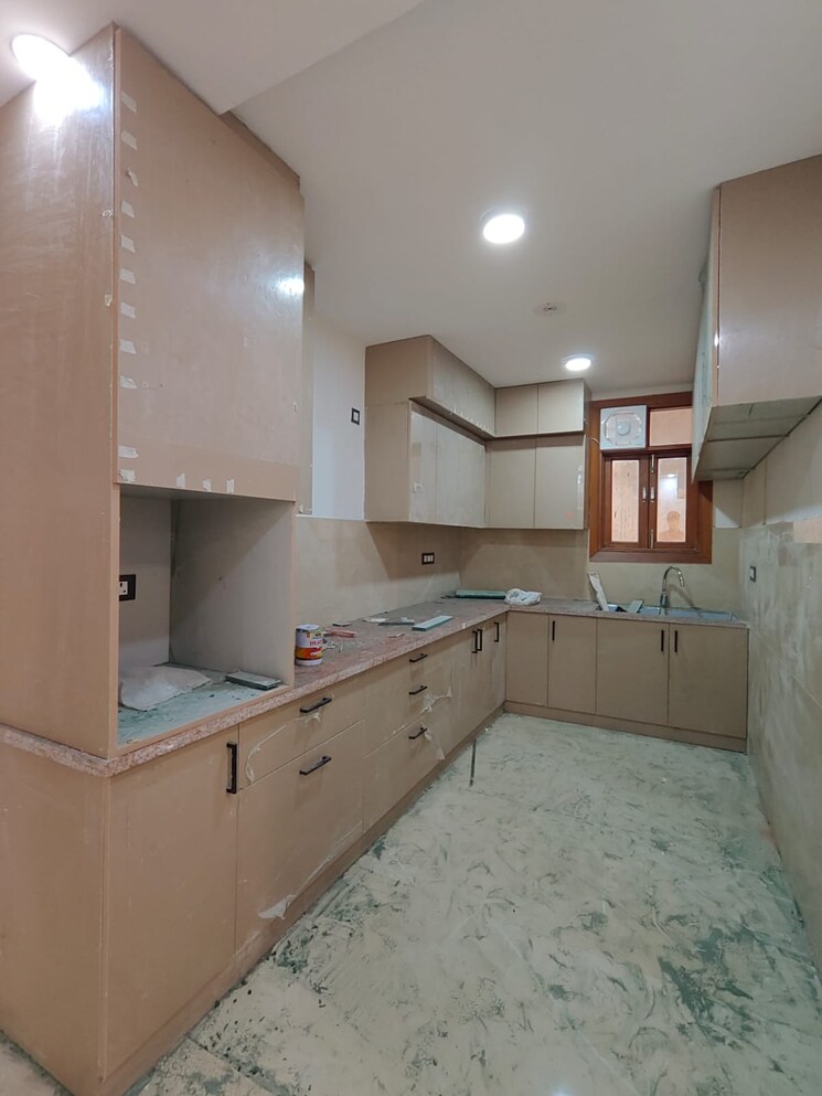 Kitchen, freedom fighters enclave 3 Bedroom 1800 Sq.Ft. Builder Floor In Freedom Fighters Enclave Delhi 9023244