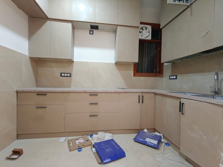 Bathroom, freedom fighters enclave 3 Bedroom 1800 Sq.Ft. Builder Floor In Freedom Fighters Enclave Delhi 9023244