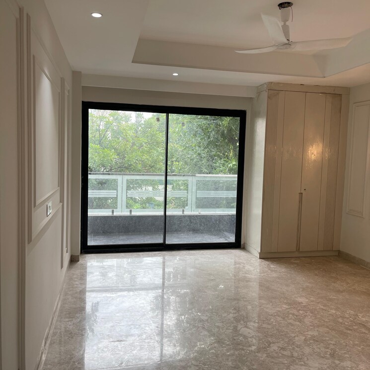 Room, sector 15 6+ Bedroom 263 Sq.Yd. Independent House In Sector 15 Gurgaon 9023259