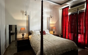 6+ BHK Villa For Sale in Sector 24