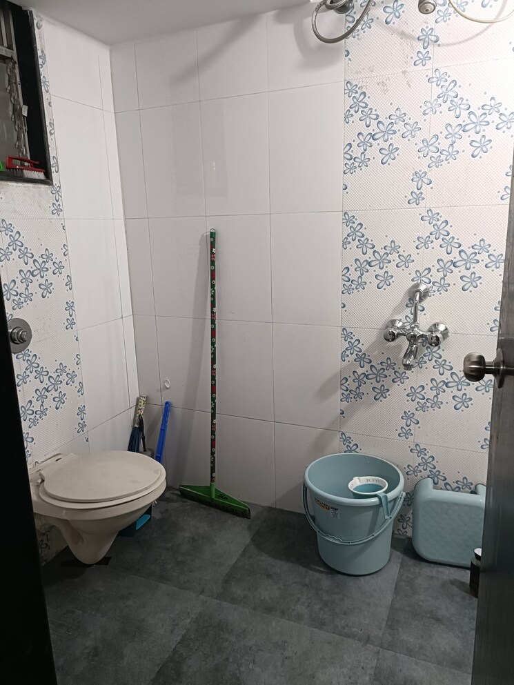 Bathroom, santacruz east Pg For Girls In Santacruz East 9023292