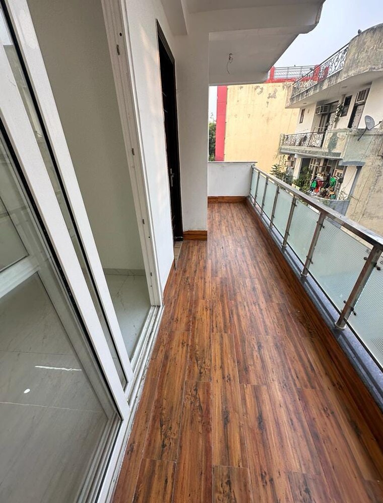 Balcony, freedom fighters enclave 3 Bedroom 1700 Sq.Ft. Builder Floor In Freedom Fighters Enclave Delhi 9023300