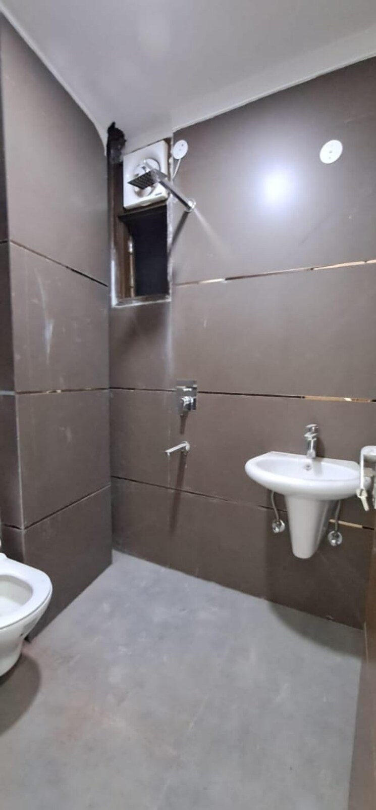 Bathroom, freedom fighters enclave 2 Bedroom 1100 Sq.Ft. Builder Floor In Freedom Fighters Enclave Delhi 9023303