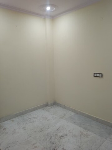 Living Room in 2.5 BHK Builder Floor at Shastri Nagar – for Rent