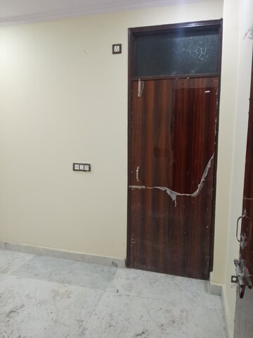 Dining Room in 2.5 BHK Builder Floor at Shastri Nagar – for Rent
