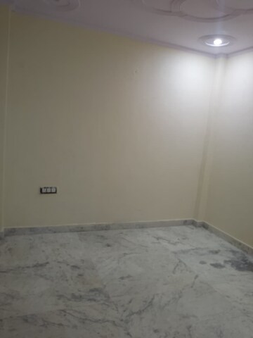 Room in 2.5 BHK Builder Floor at Shastri Nagar – for Rent