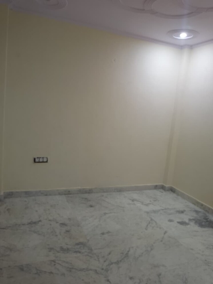 Room, shastri nagar 2.5 Bedroom 950 Sq.Ft. Builder Floor In Shastri Nagar Delhi 9023307