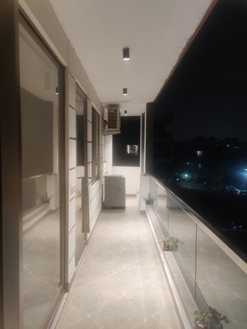 Building Lobby in 3 BHK Builder Floor at Vipul World Floors, Sector 48 – for Sale