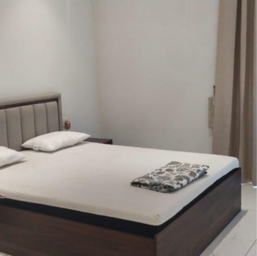 Bedroom in 5 BHK Builder Floor at Sector 14 – for Sale