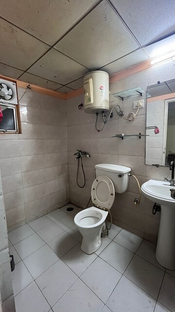 Bathroom in 4 BHK Villa at Panchsheel Villas, Sector 16 Greater Noida – for Sale