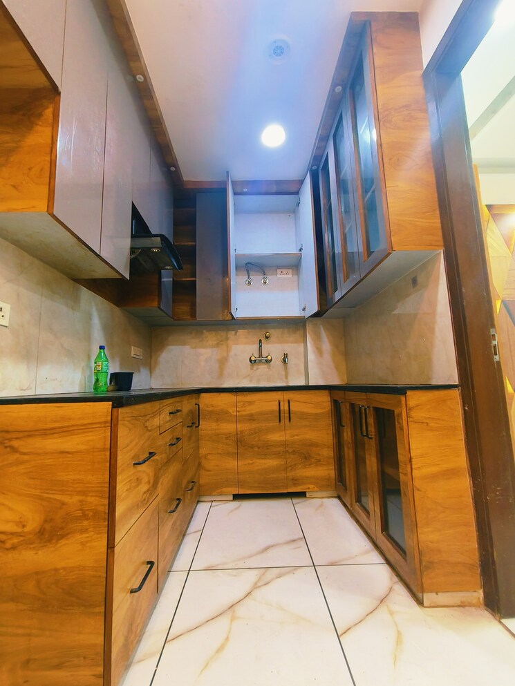 Kitchen, dwarka mor 3 Bedroom 810 Sq.Ft. Builder Floor In Dwarka Mor Delhi 9023342