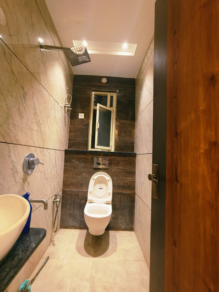 Bathroom, dwarka mor 3 Bedroom 810 Sq.Ft. Builder Floor In Dwarka Mor Delhi 9023342