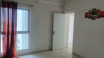 Room in 2 BHK Apartment at Godrej Hillside 2, Mahalunge – for Rent