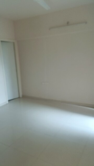 Room in 2 BHK Apartment at Godrej Hillside 2, Mahalunge – for Rent