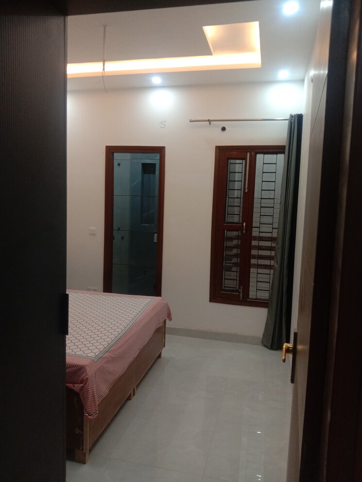 Room, central kharar 4 Bedroom 109 Sq.Yd. Independent House In Central Kharar Chandigarh 9023422
