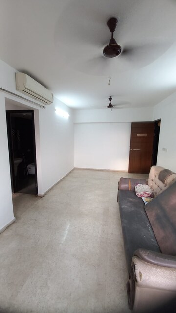 Room in 2 BHK Apartment at Lodha Splendora, Ghodbunder Road – for Rent