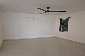 Room in 2 BHK Apartment at Gundecha Altura, Kanjurmarg West – for Rent