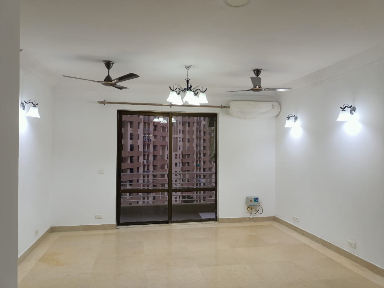 4 BHK + Servant Room Apartment For Rent in Orchid Petals