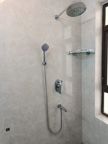 Bathroom in 4 BHK Apartment at Orchid Petals, Sector 49 – for Rent