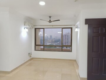 Room in 5 BHK Penthouse at Orchid Petals, Sector 49 – for Rent