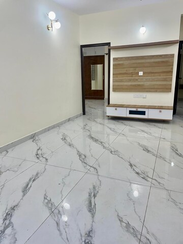 Room in 2 BHK Builder Floor at Lingarajapuram – for Sale