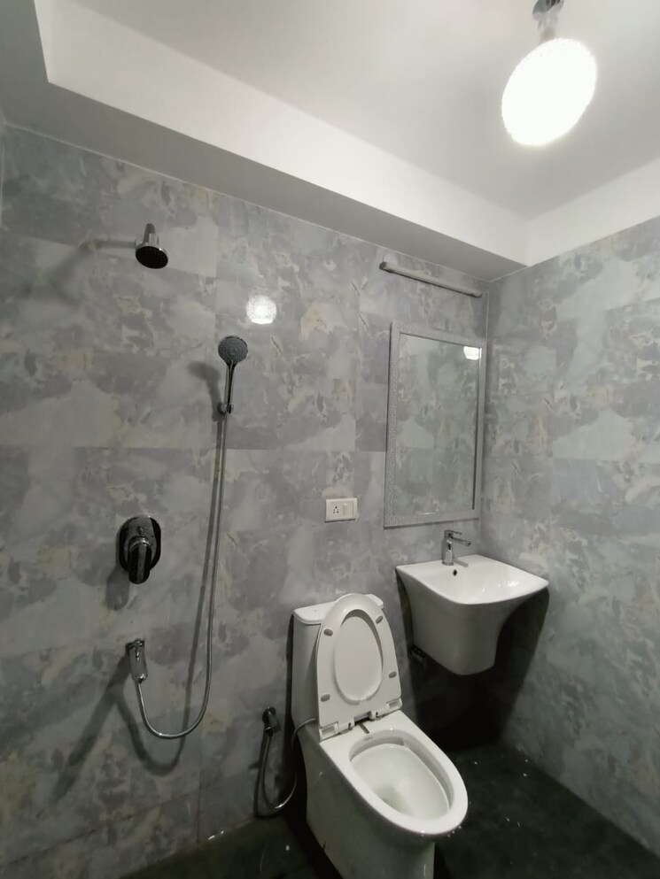 Bathroom, orchid-petals 3 Bedroom 2061 Sq.Ft. Apartment In Sector 49 Gurgaon 9023513