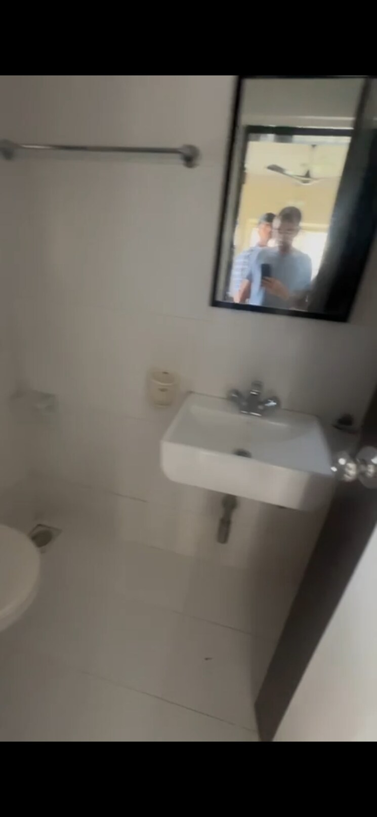 Bathroom, shree-sai-sapphire-i 3 Bedroom 1010 Sq.Ft. Apartment In Powai Mumbai 9023526