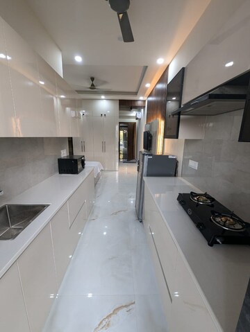 Kitchen in 1 BHK Builder Floor at The Grand, Sector 52 – for Rent
