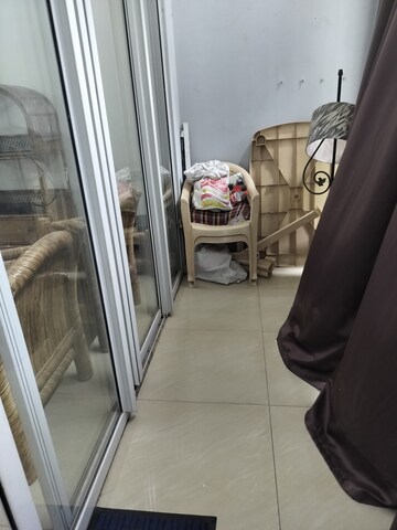 Balcony in 1.5 BHK Apartment at Amanora Future Towers, Hadapsar – for Rent